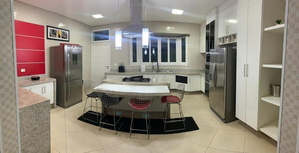 Chácara em condomínio Igarata -SP- vista para represa piscina hidromassagem House in Sao Jose dos Campos