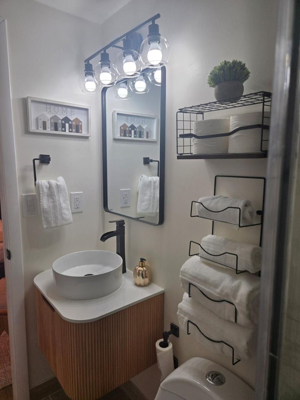 Bathroom, towels