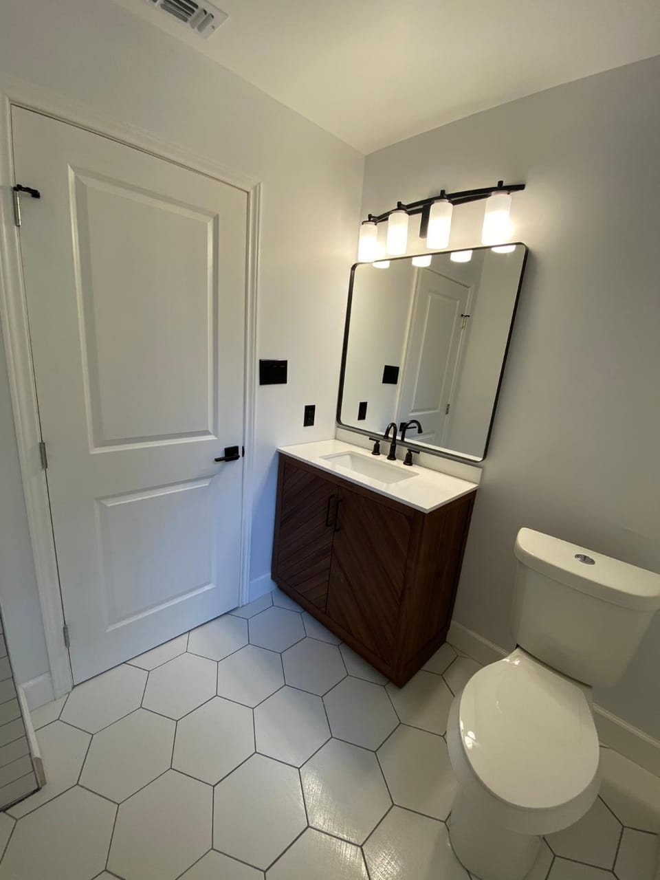 Charming 2BR House, Inclusive & Long-Stay Friendly Apartment in San Antonio