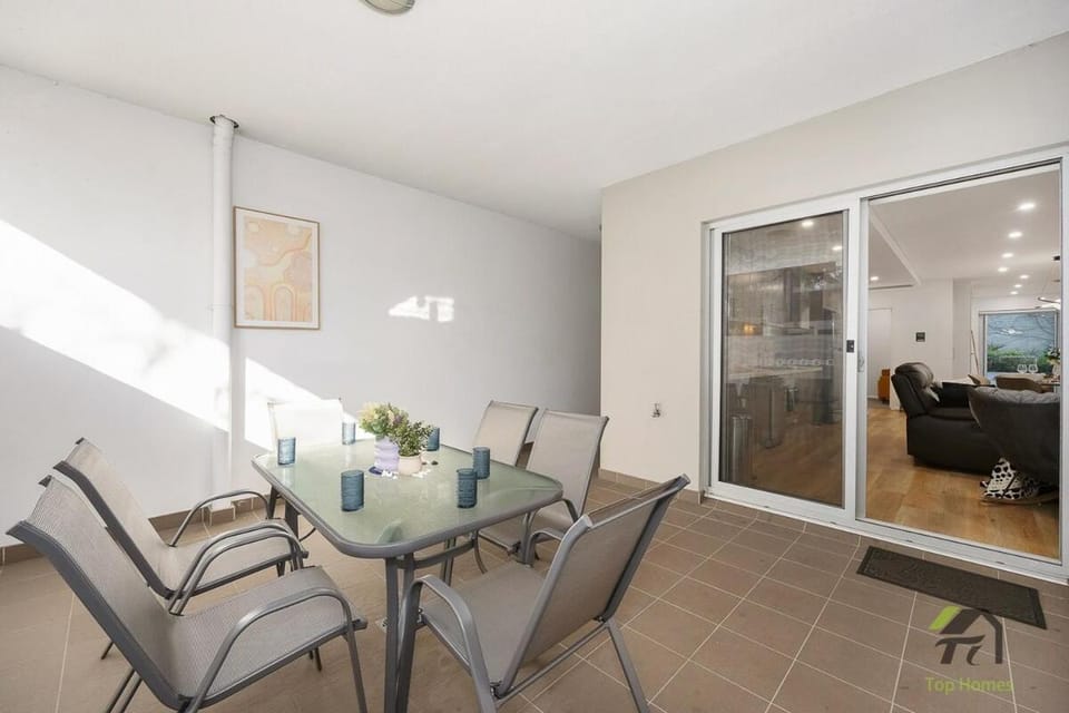 Camperdown Spacious Apartment Apartment in Sydney