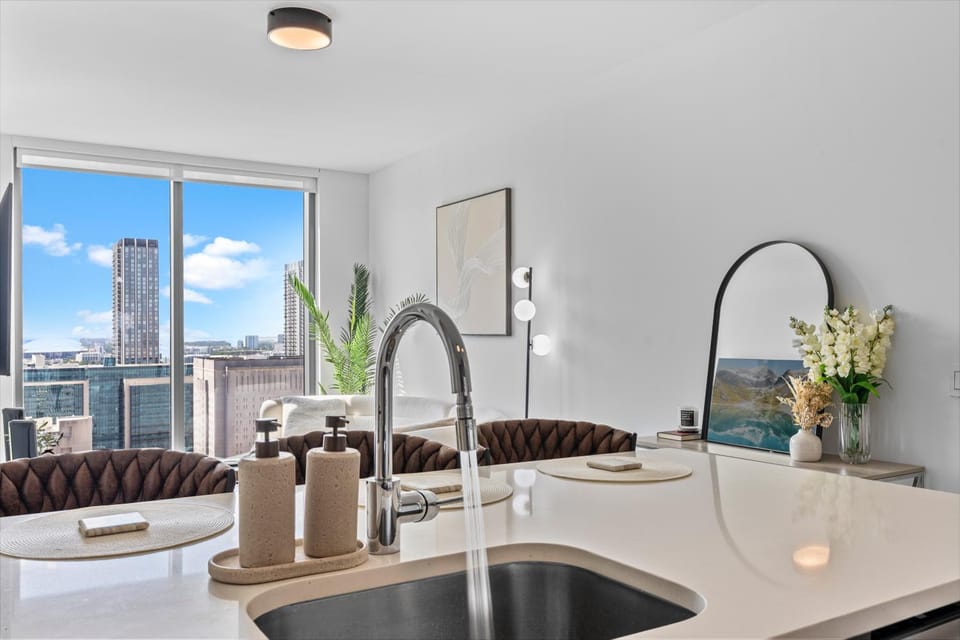 Downtown Miami Luxury Two Bed Two Bath Apartment in Miami