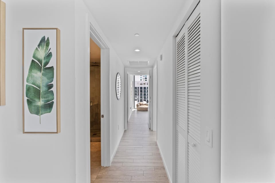 Downtown Miami Luxury Two Bed Two Bath Apartment in Miami