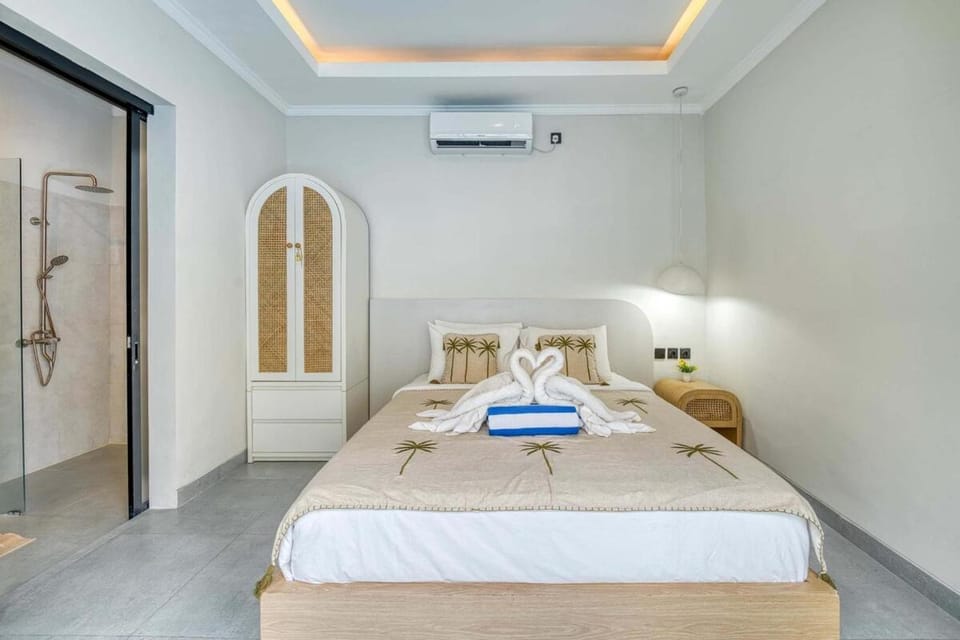 Villa Saffira Cozy 2BR Pool Townhouse, Kerobokan Villa in North Kuta
