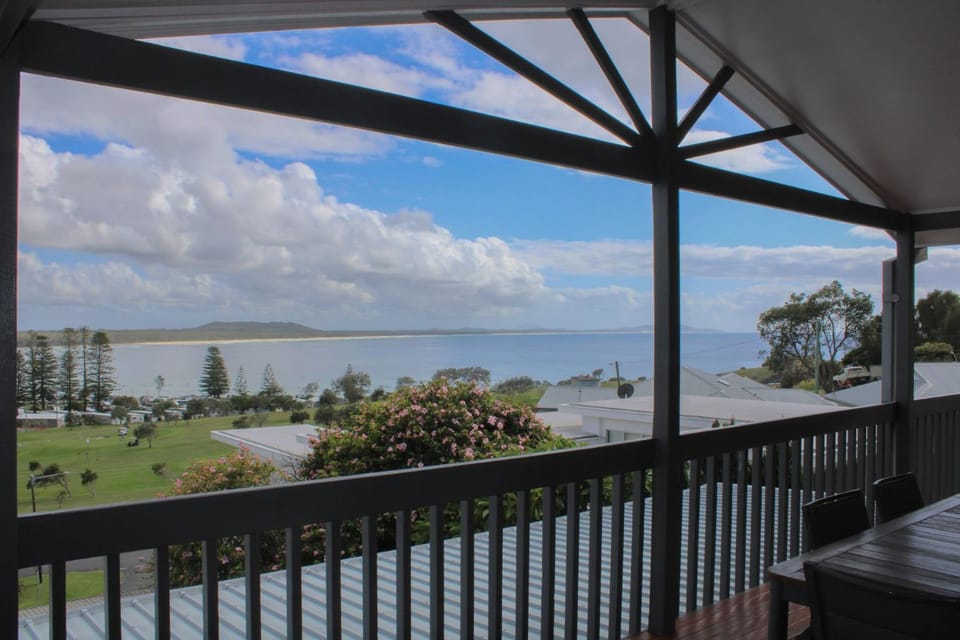 Perfect Break - upstairs only House in Crescent Head