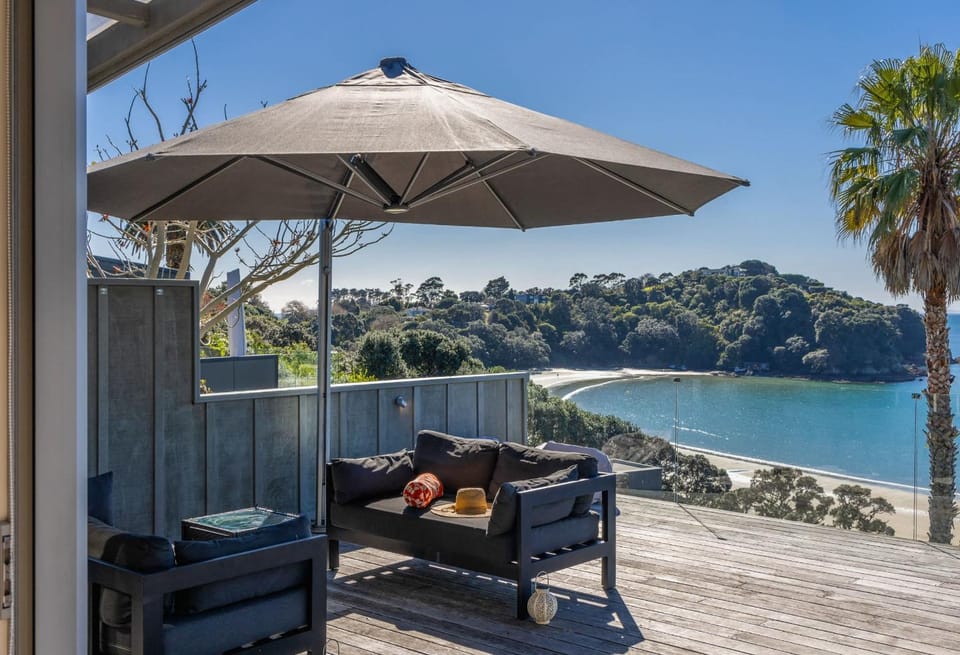 Waikare House - Above Oneroa Bay House in Auckland Region