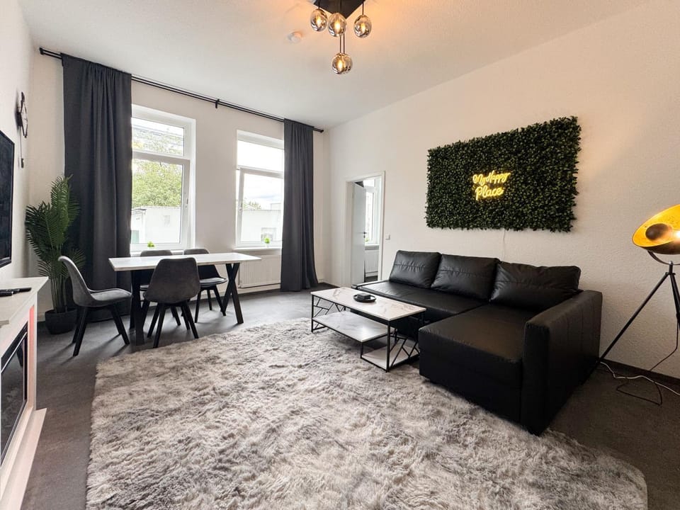 Living room, Seating area, Dining area