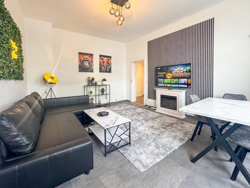 Living room, Seating area, Dining area