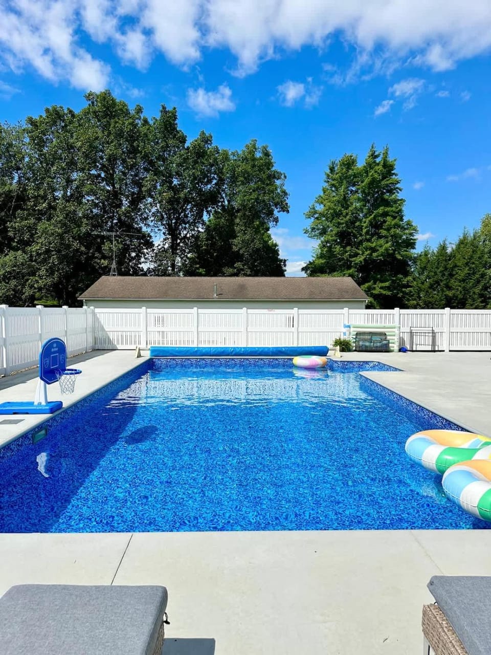 Swimming pool