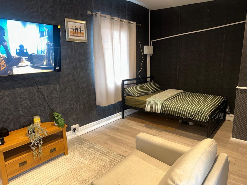 My quiet space Apartment in London