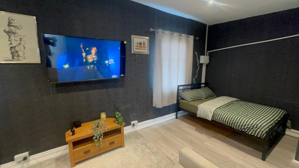 My quiet space Apartment in London