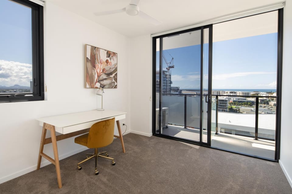 Brand New 3BR with Sea Views - Walk to Beach and Shops Apartment in Maroochydore
