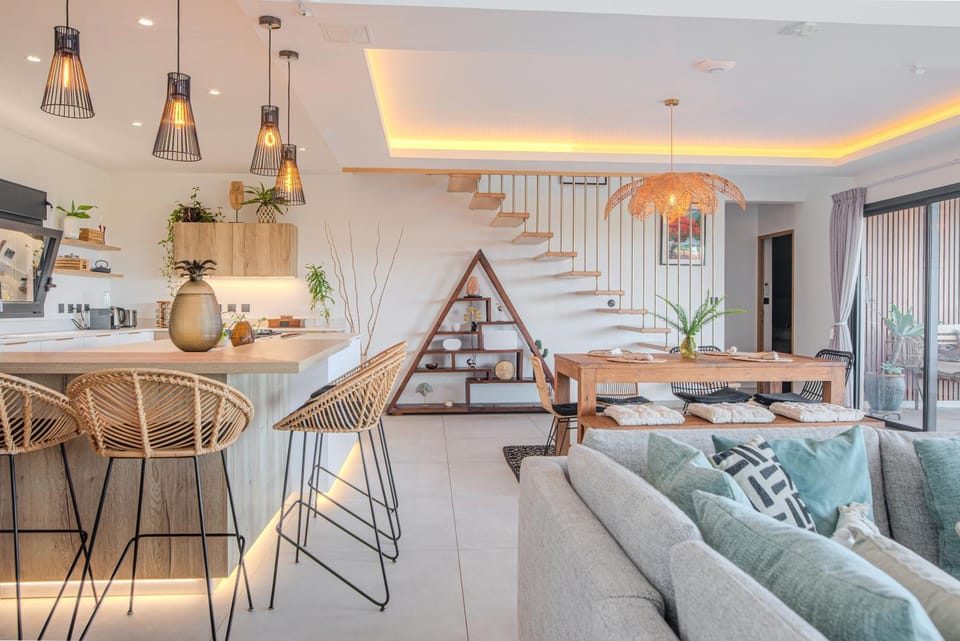Living room, Dining area