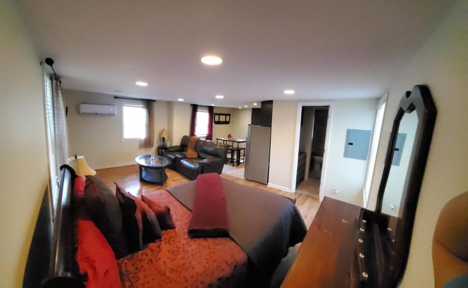 Adorable guest house in heart of Lumberton uptown Apartment in Lumberton