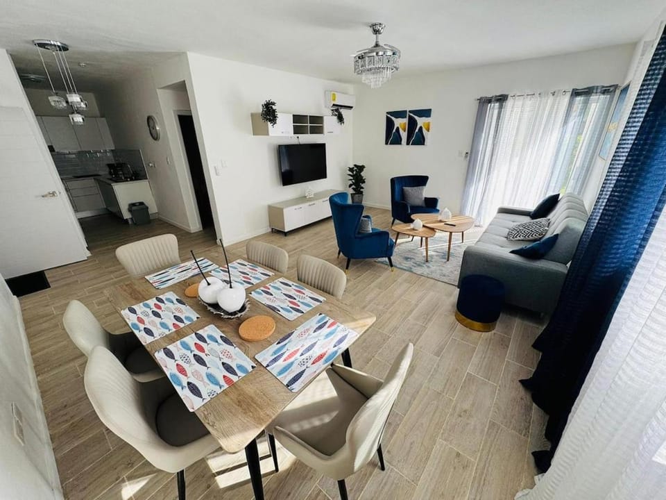 TV and multimedia, Living room, Dining area, Evening entertainment