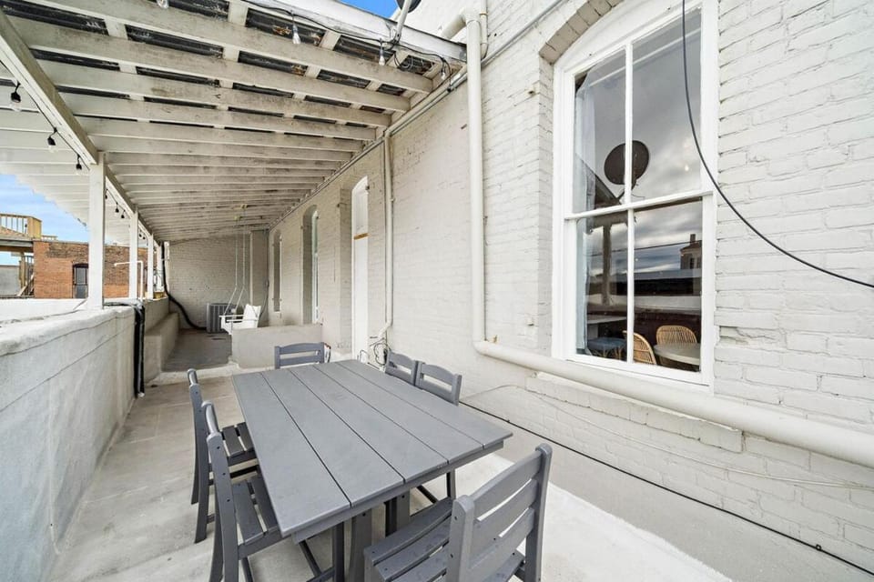 Historic Downtown Galveston Loft with Balcony House in Texas City
