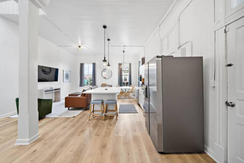 Historic Downtown Galveston Loft with Balcony House in Texas City