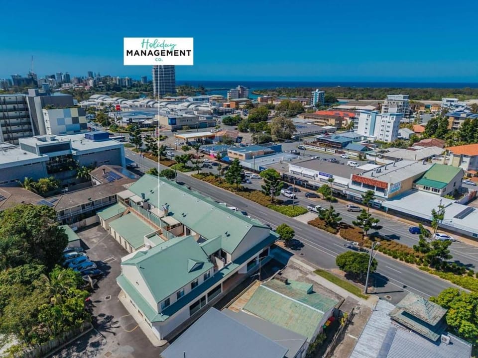 Bird's eye view, Location