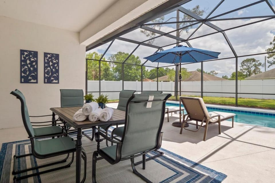 Renovated Heated Pool home with Game room and Bicycles House in Palm Coast
