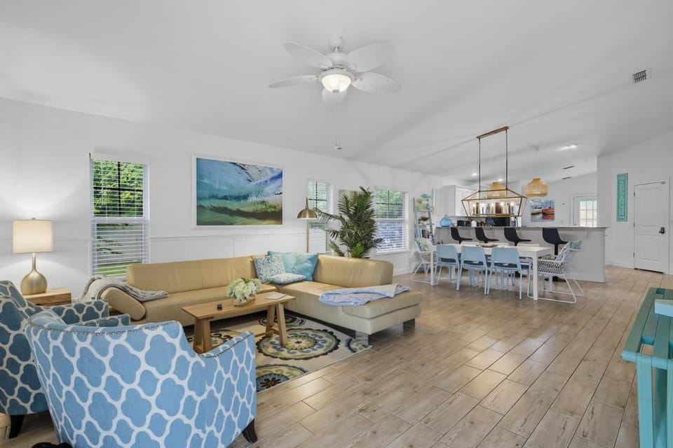 Charming Beachside Home Heated Pool Free Golf Cart House in Palm Coast
