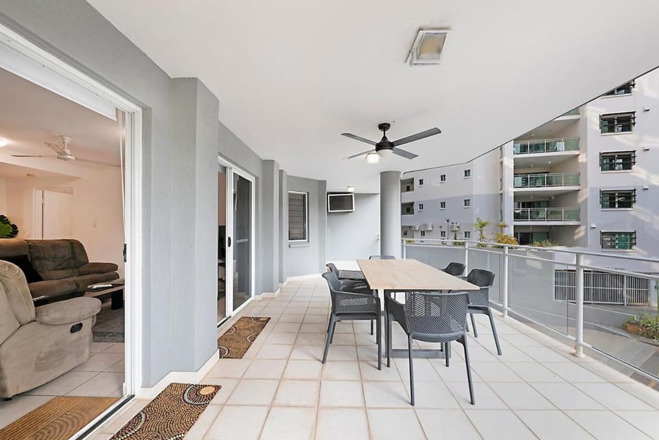 Zen Ocean Crest 3BR Pool - Gym - Balcony - BBQ Apartment in Darwin