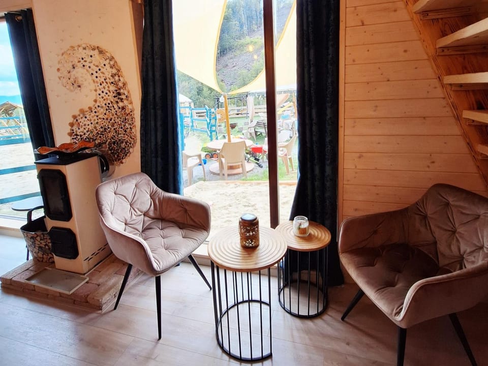 View (from property/room), Living room, Seating area, Mountain view