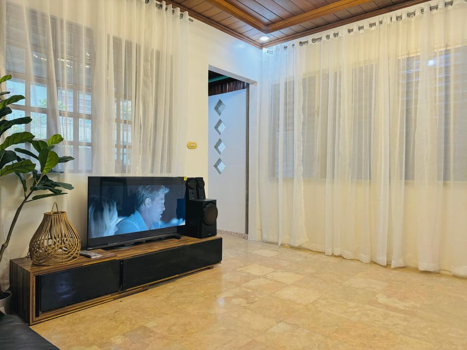 Communal lounge/ TV room, TV and multimedia, Evening entertainment