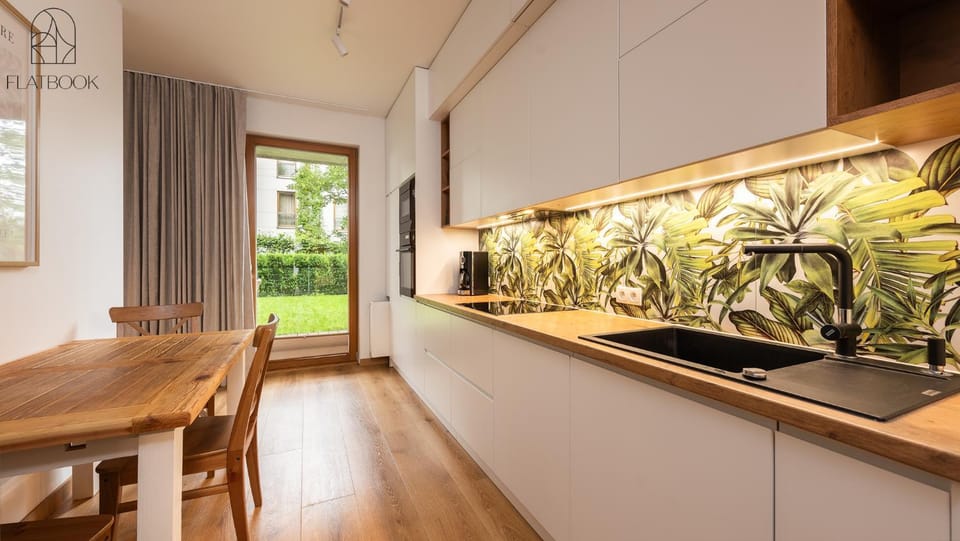 Kitchen or kitchenette, Garden view, stove, kitchen