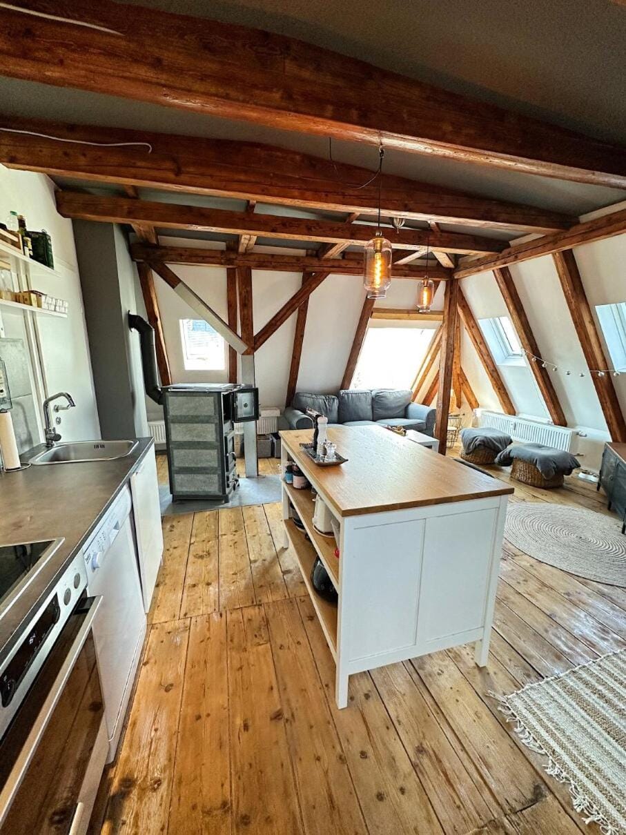 TV and multimedia, Kitchen or kitchenette, Living room, Seating area, Dining area, pet friendly