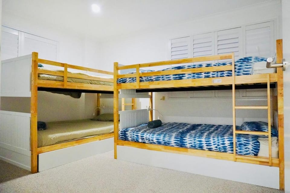 Bed, Photo of the whole room, Bedroom, bunk bed