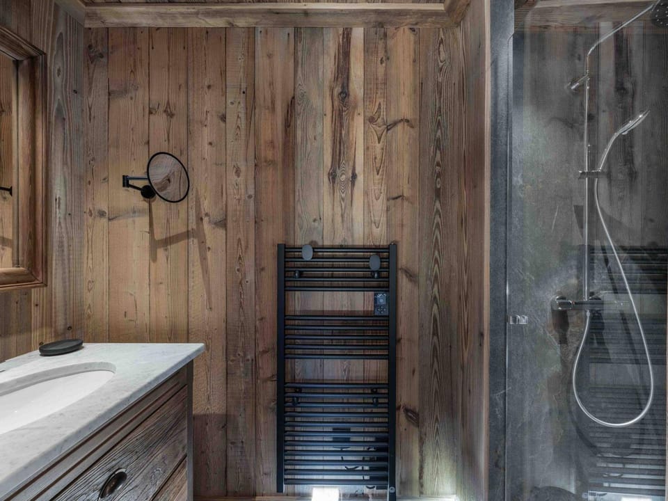 Chalet Méribel Raffort 12 pers, piscine, animaux admis - FR-1-566-84 Chalet in Les Allues