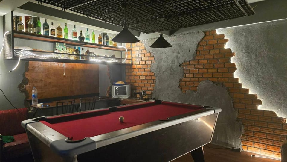 Lounge or bar, Lounge or bar