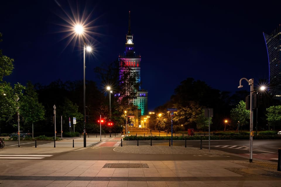 Nearby landmark, Night, Neighbourhood, Location