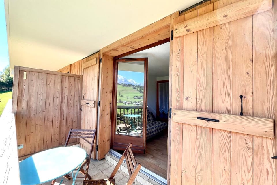 Bright apartment with Mont Blanc view Apartment in Combloux