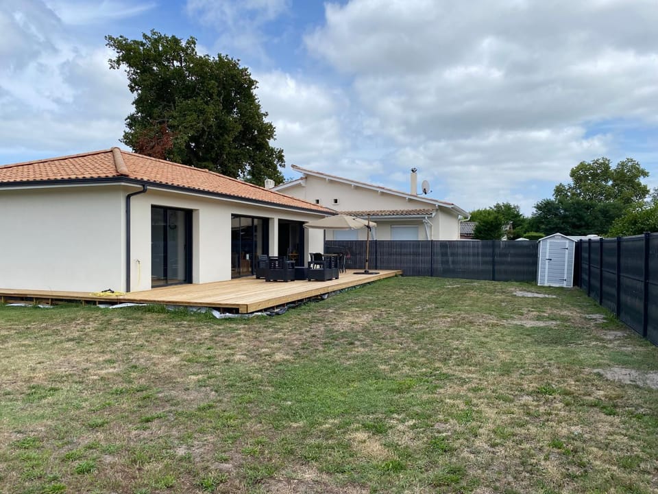 Property building, Patio, Garden