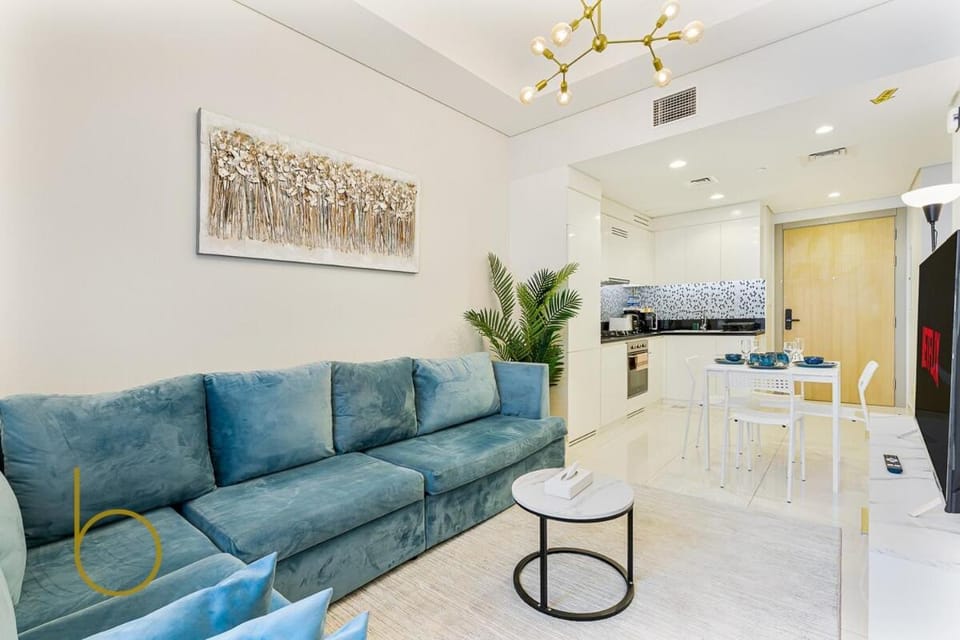 TV and multimedia, Kitchen or kitchenette, Living room, Seating area