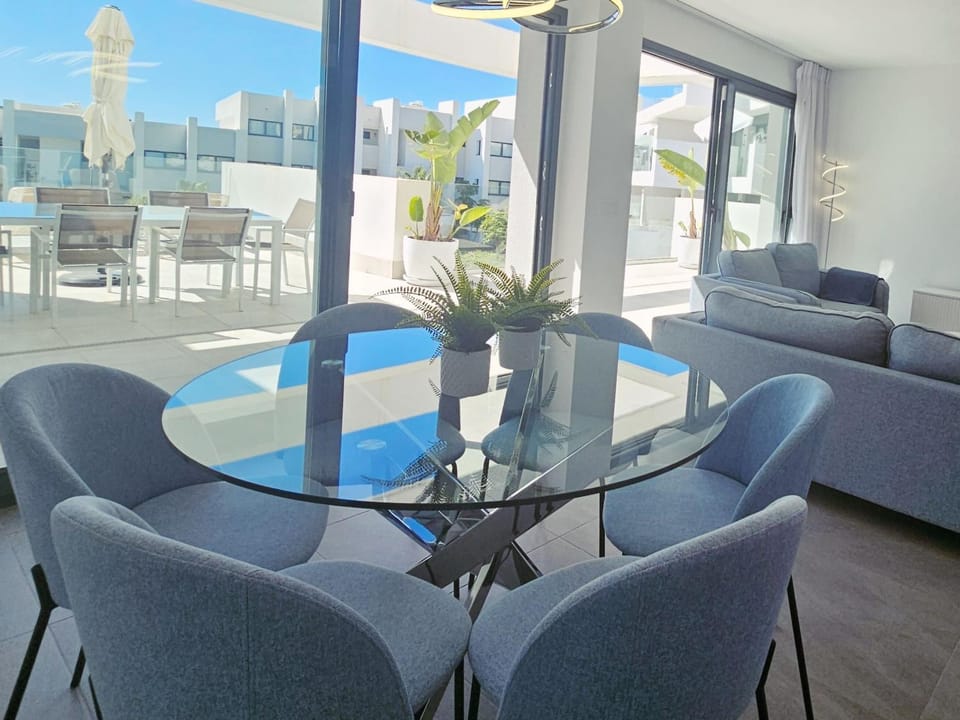 South Paradise Sea View Apartment in San Luis de Sabinillas