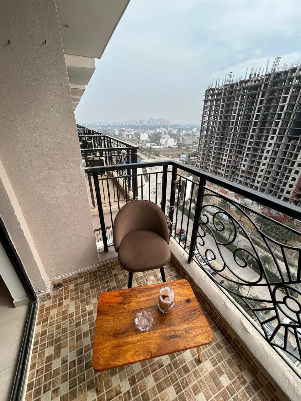 Galaxia Luxe Stay Omaxe Hazratganj mall Apartment in Lucknow