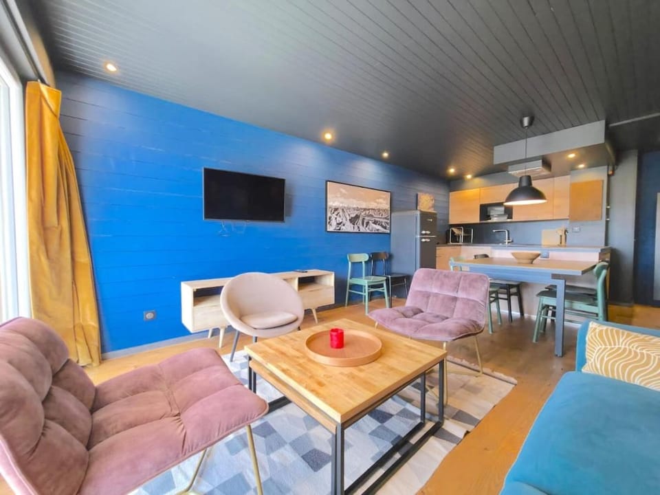 Rare - T4 rénové plein centre avec garage Apartment in Huez
