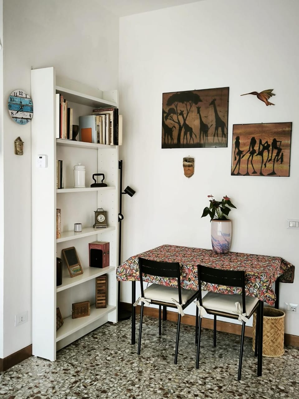Seating area, Dining area