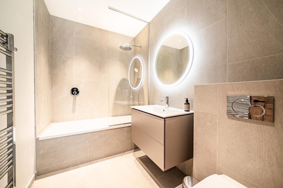 Bathroom, Bath