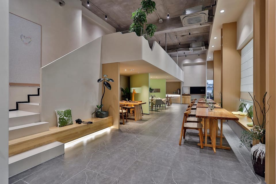Restaurant/places to eat, Seating area, Dining area