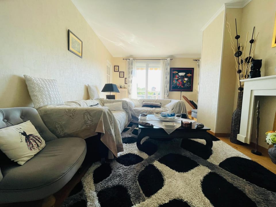 TV and multimedia, Living room, Seating area