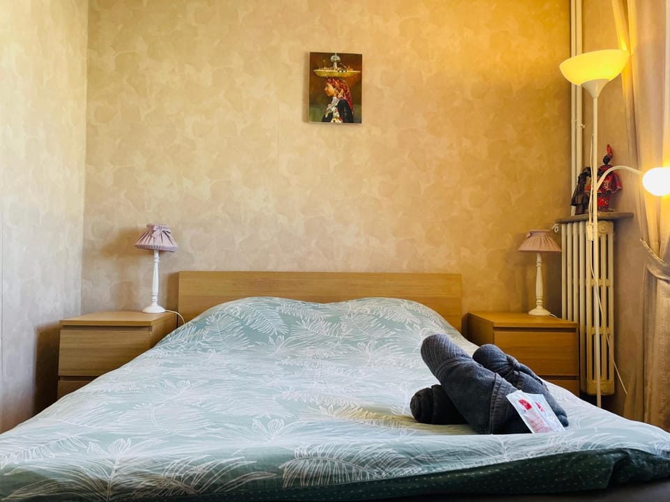 Bed, Bedroom