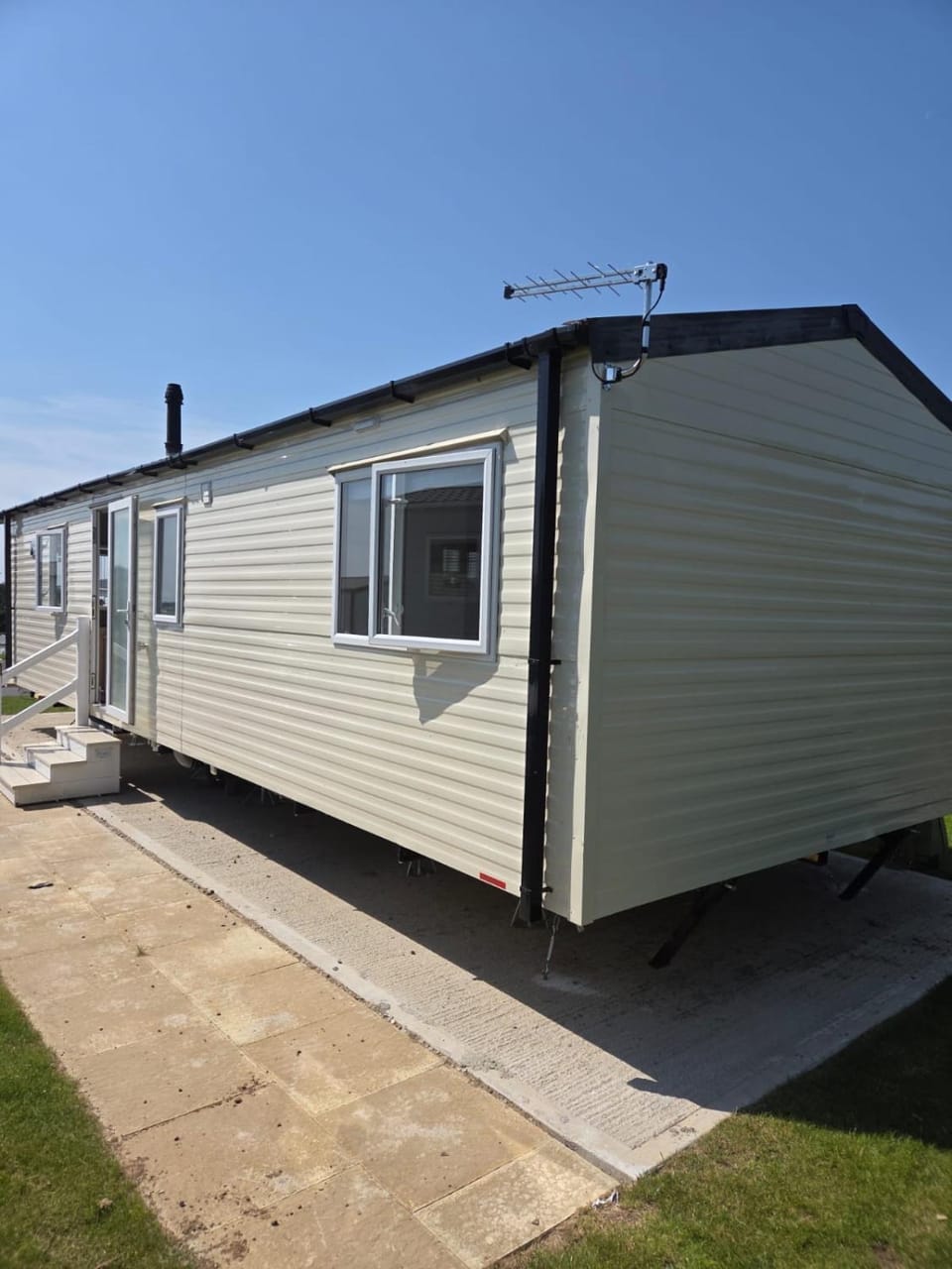 Property building, Day