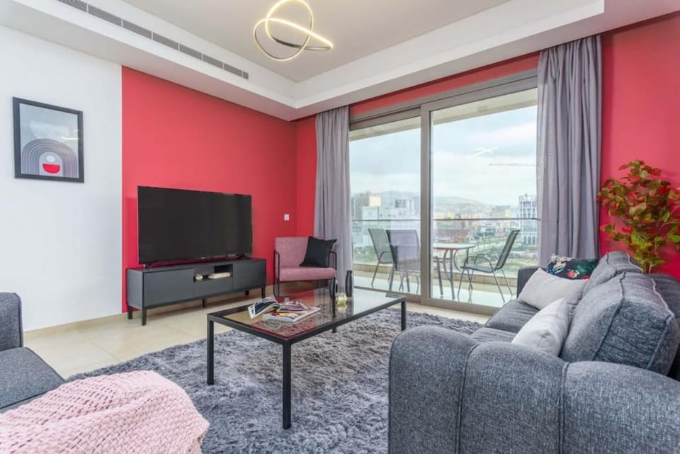 TV and multimedia, Balcony/Terrace, Living room, Seating area, City view, air conditioner