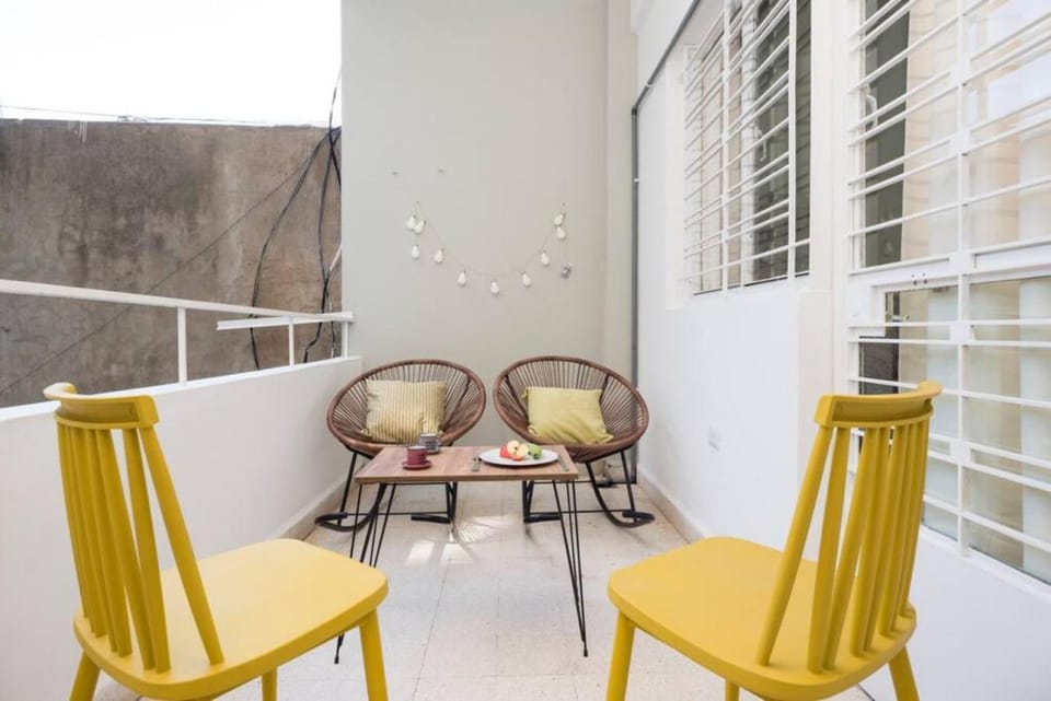 View (from property/room), Balcony/Terrace, Seating area, Dining area, City view