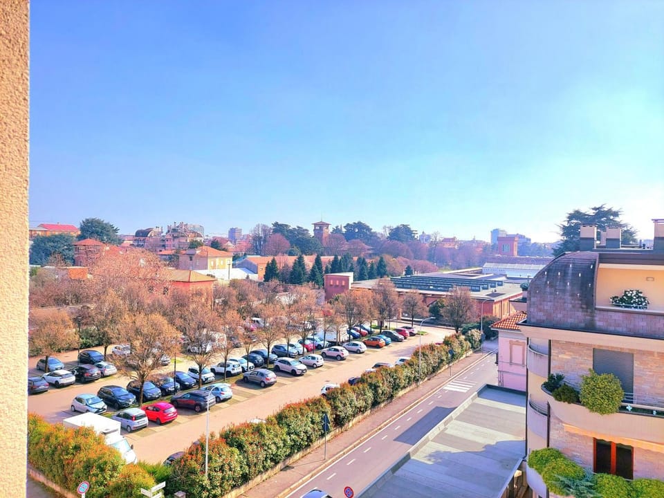 city view - malpensa MXP e milano - rho fiera comodo per Malpensa express Apartment in Lombardy