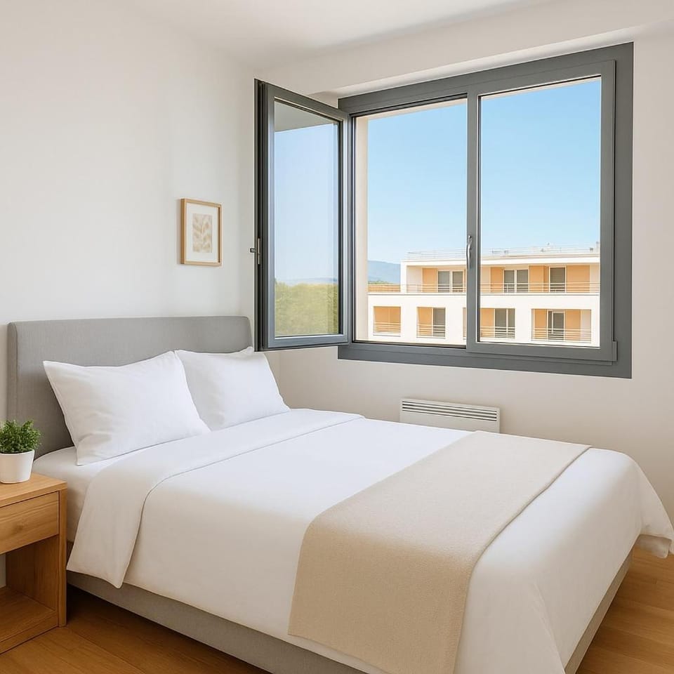 Comfortable and bright bedroom, Apartment in Canton of Geneva