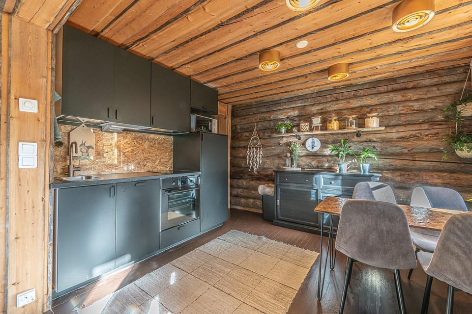 Seating area, Dining area