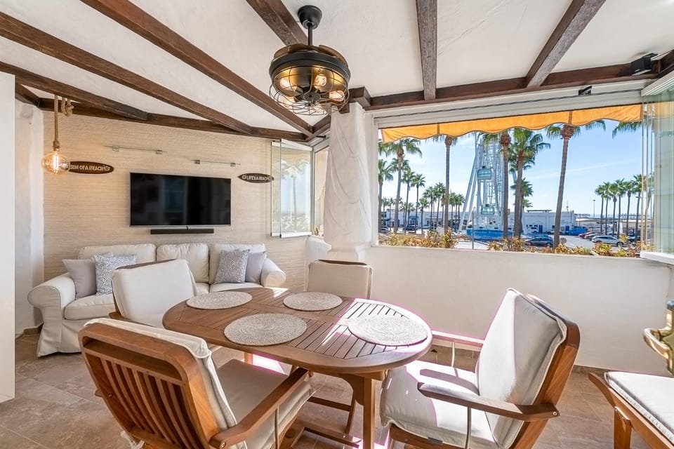 Day, TV and multimedia, Living room, Dining area, Sea view